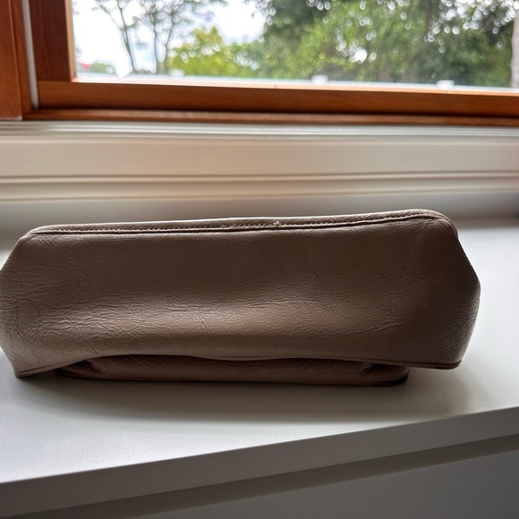 Yves Saint Laurent Medium Niki - Picture 14 of 16